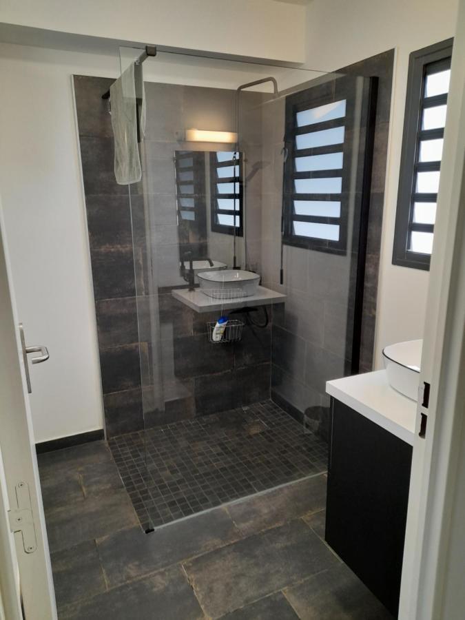 Chambre Avec Salle De Bain, Wc Et Terrasse L'Etang-Sale Exterior photo