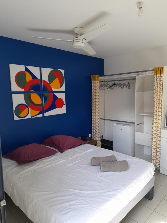 Chambre Avec Salle De Bain, Wc Et Terrasse L'Etang-Sale Exterior photo